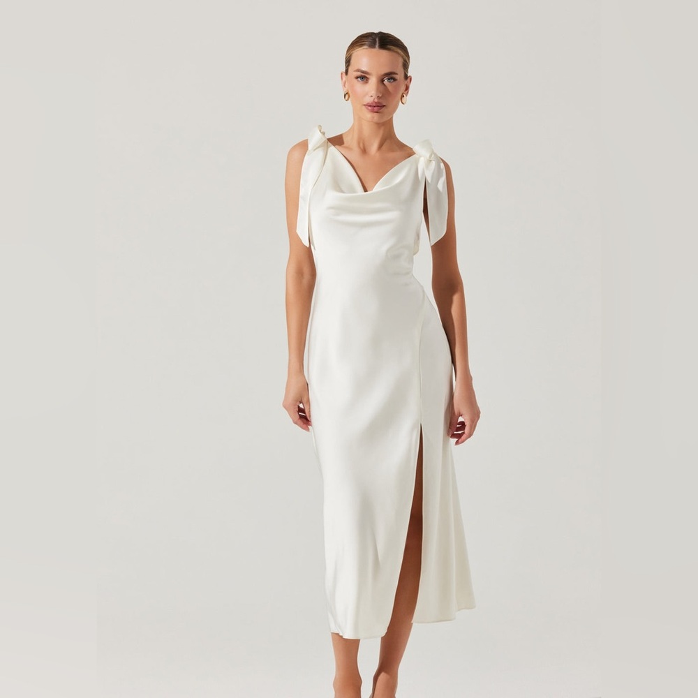 ASTR the label Allexina Satin Midi Dress medium